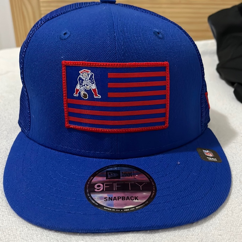 Men's New Era Royal New England Patriots Republic Redux 9FIFTY Snapback Hat